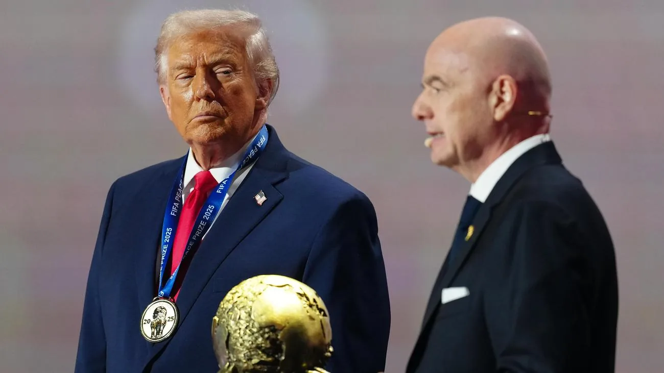 Enges Verhältnis zu Trump: US-Politiker zitiert Infantino vor Ausschuss - "Rote Karte für Korruption"
